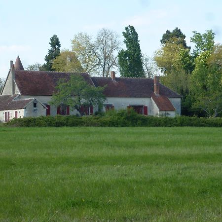 Le Claveau Bed & Breakfast Paulnay Exterior photo