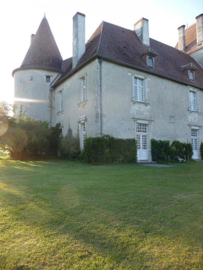 Le Claveau Paulnay Exterior photo