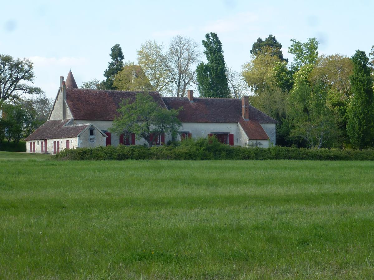 Le Claveau Bed & Breakfast Paulnay Exterior photo